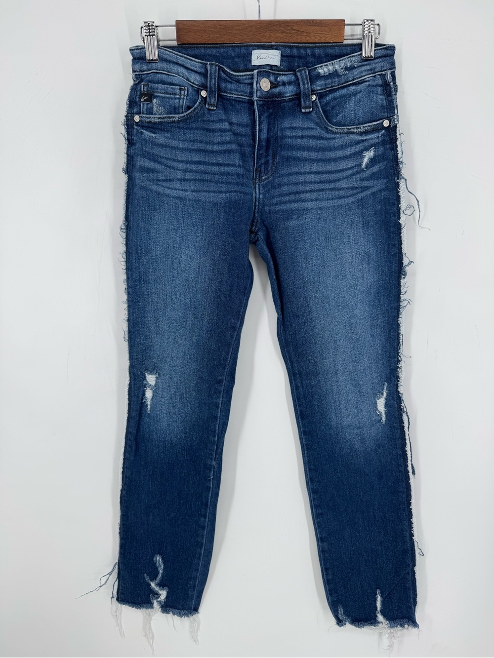 KanCan Women's Distressed Raw Hem Jeans Medium Wash Frayed Denim Size 5/26